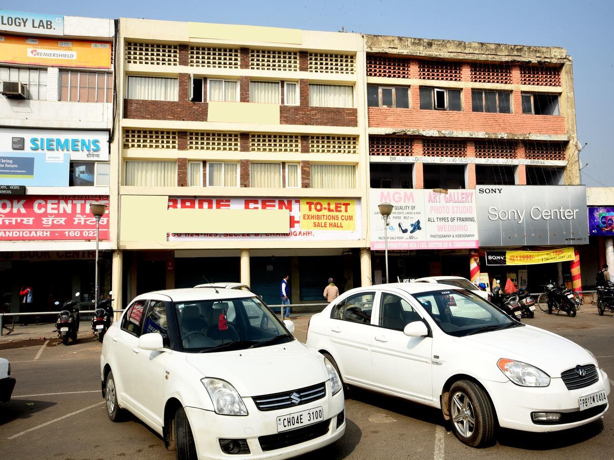 Akashdeep 22 Hotel Chandīgarh Exterior foto